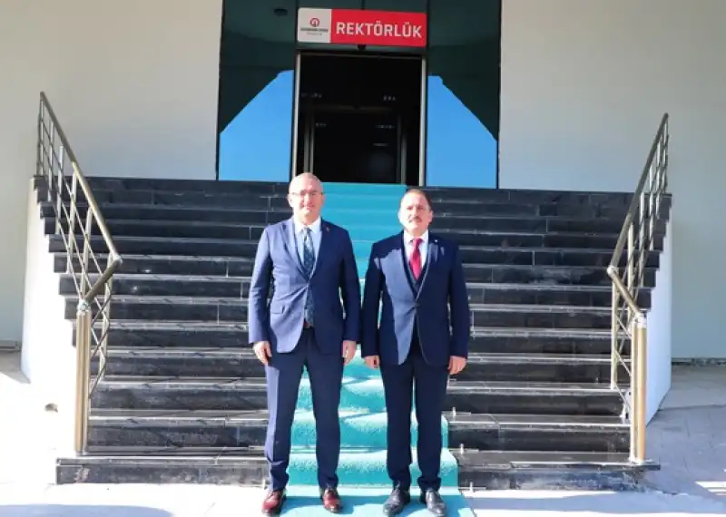 İskenderun Kaymakamı Önder'den İSTE Rektörü Depci'ye Ziyaret