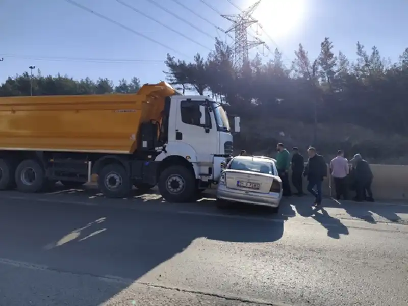 Belen'de Tır Ile Otomobil çarpıştığı Kazada 1 Kişi Yaralandı
