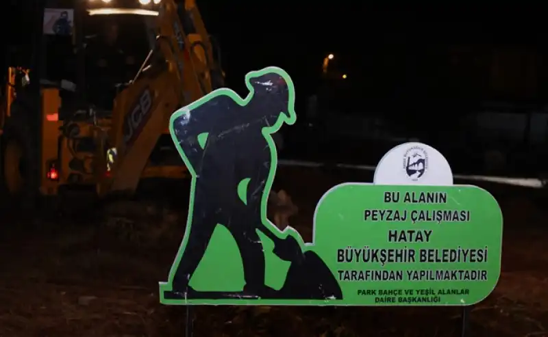 Reyhanlı’da Refüjlerde Modernizasyon çalışmaları Sürüyor