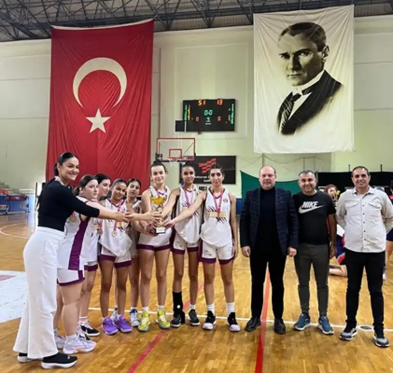 Uğur Anadolu Lisesi Genç Kızlarda Hatay şampiyonu