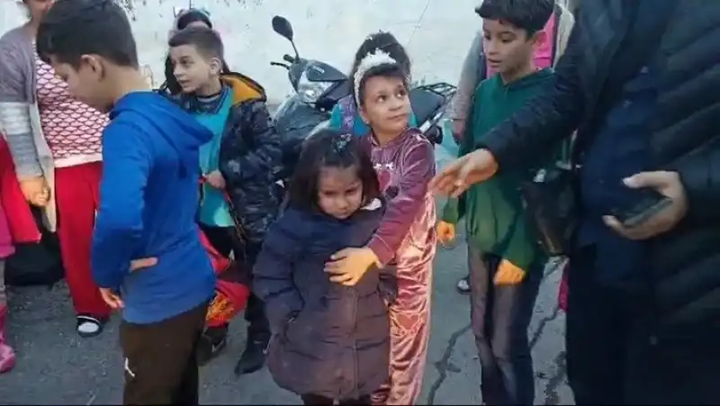 Mazgala Sıkışan Kızı İtfaiye Kurtardı!