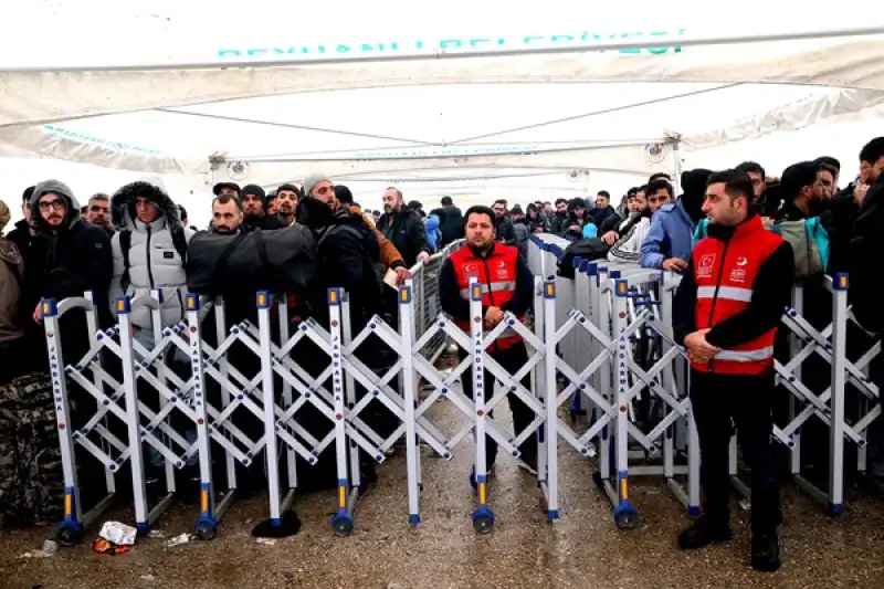 Hatay'daki Sınır Kapılarından Suriyelilerin ülkelerine Dönüşü Sürüyor 