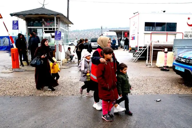 Hatay'daki Sınır Kapılarından Suriyelilerin ülkelerine Dönüşü Sürüyor