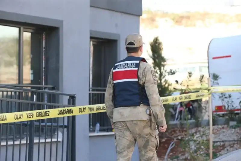 Hatay'da 4 Kişinin Zehirlenerek öldüğü Sitede Bilirkişi Heyeti Inceleme Yaptı 