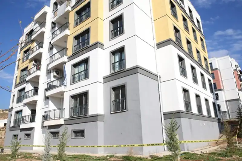 Hatay'da 4 Kişinin Zehirlenerek öldüğü Sitede Bilirkişi Heyeti Inceleme Yaptı