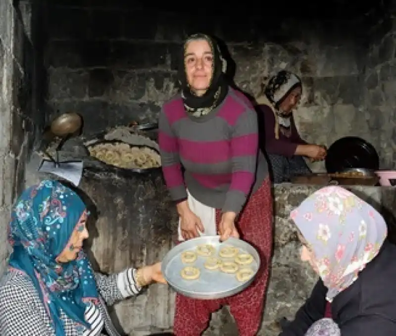 Köy Kahkesine Sahip Çıkıyorlar: Gelenek Yaşıyor