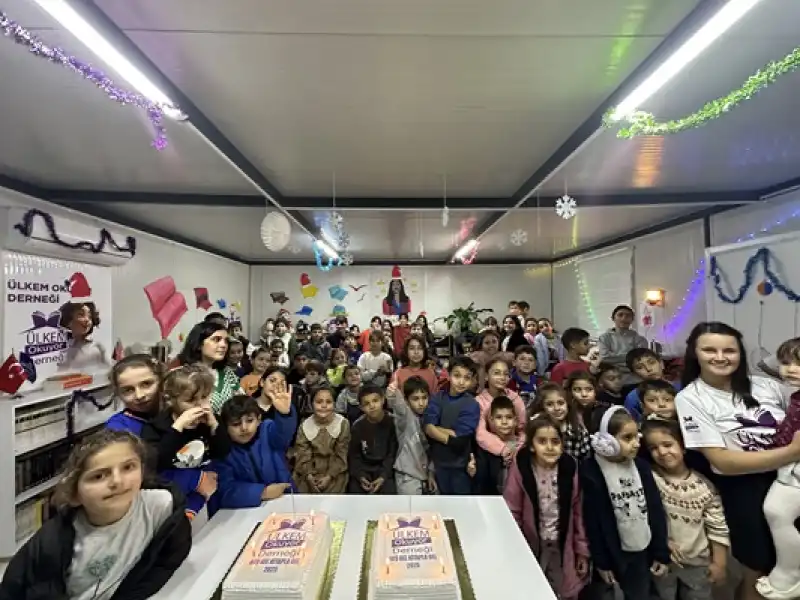 Hatay'da Depremzede çocuklara Yeni Yıl Eğlencesi Düzenlendi