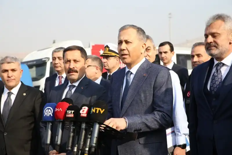 İçişleri Bakanı Yerlikaya, Hatay'daki Cilvegözü Sınır Kapısı'nda Konuştu: (2) 