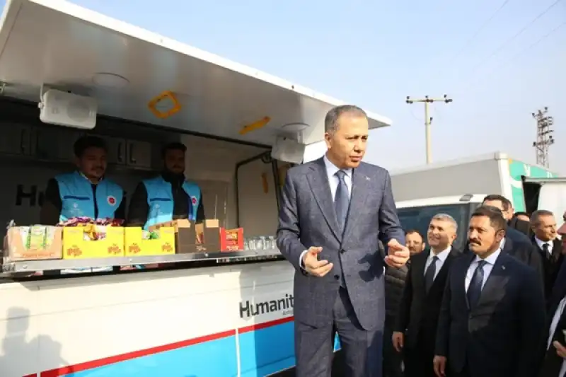 İçişleri Bakanı Ali Yerlikaya'dan Mobil İkram Aracına Ziyaret