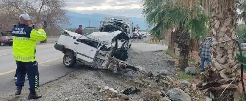 Kontrolden çıkan Araç Ağaca çarptı!