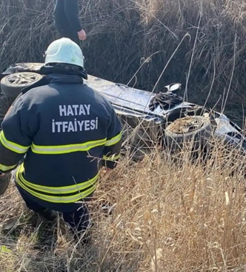Hatay'da 2 Otomobil Ve 1 Motosikletin çarpıştığı Kazada 1 Kişi öldü, 8 Kişi Yaralandı
