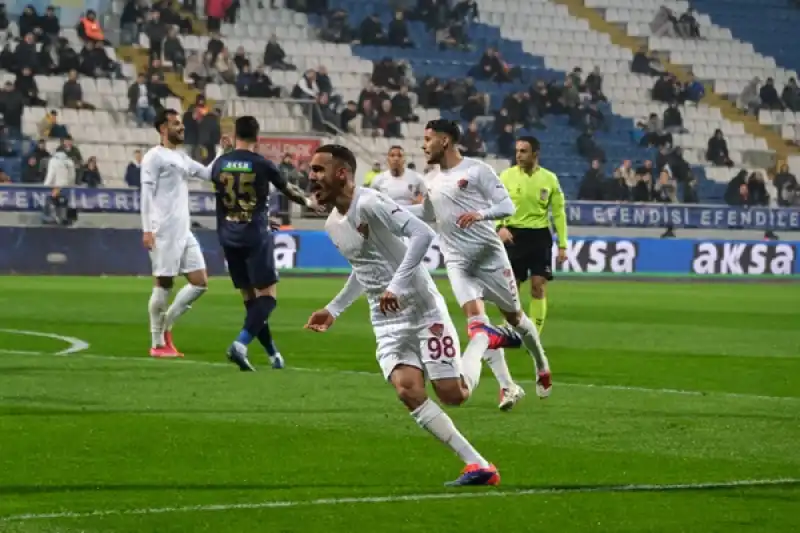 Hatayspor 4 Kez Öne Geçtiği Maçı Kaybetti: 5-4