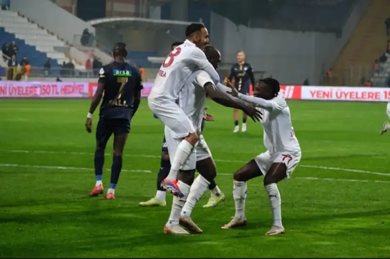 Hatayspor 4 Kez Öne Geçtiği Maçı Kaybetti: 5-4