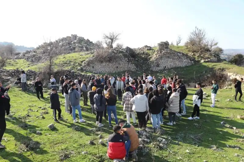 Altınözü Belediyesi Gençlik Meclisi Tarihin Izinde Yürüdü