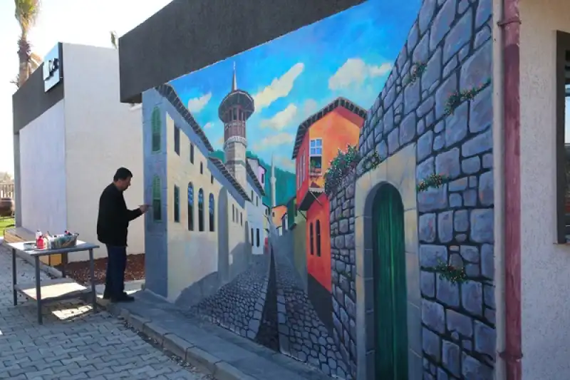 Atölyesi Yıkılan Hataylı Ressam Kültür Ve Sanat Çarşısı Sayesinde Mesleğine Döndü