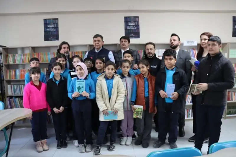 AFAD Personeli Tarafından Bağışlanan Kitaplar Deprem Bölgesindeki çocuklara Ulaştı 