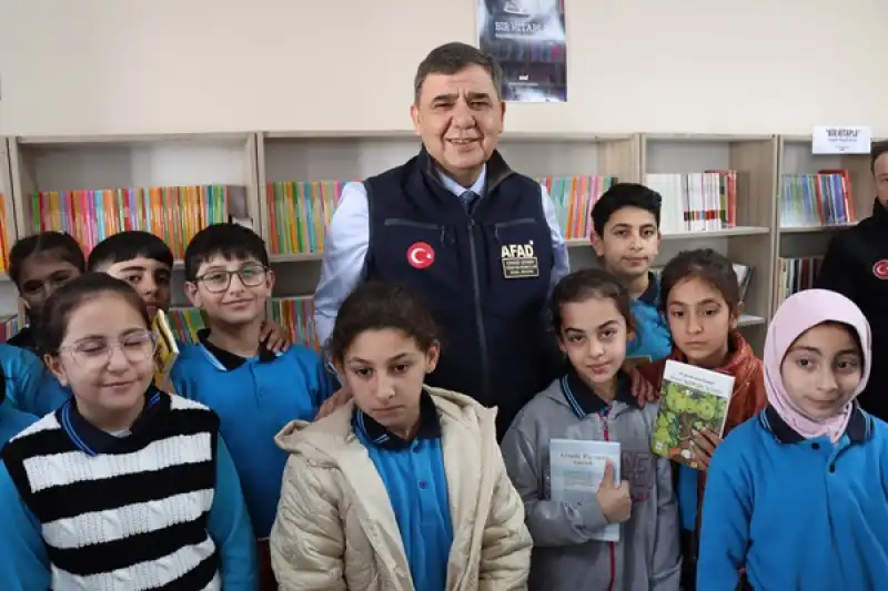 AFAD Personeli Tarafından Bağışlanan Kitaplar Deprem Bölgesindeki çocuklara Ulaştı