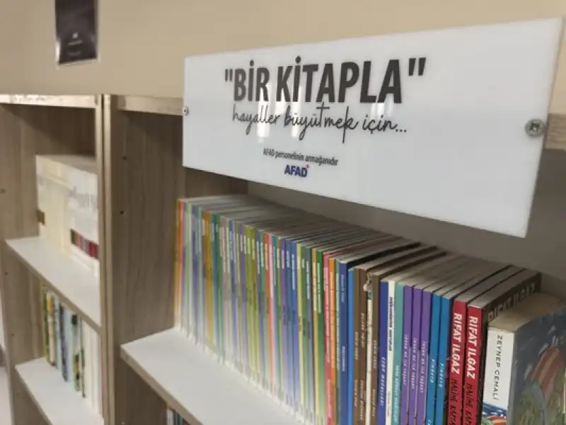 AFAD Personeli Tarafından Bağışlanan Kitaplar Deprem Bölgesindeki çocuklara Ulaştı