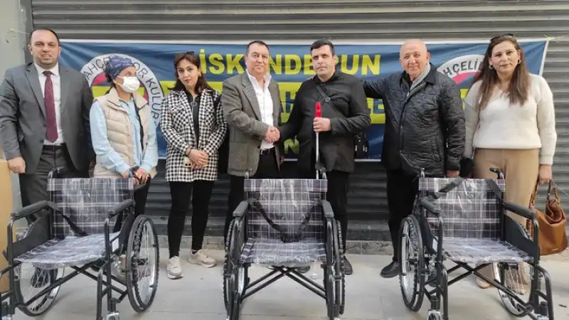 İskenderun Fenerbahçeliler Derneğinden Engelli Bireylere Tekerlekli Sandalye Desteği 