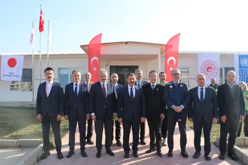 Japonya'nın Ankara Büyükelçisi Katsumata, Hatay'da Enkaz Geri Dönüşüm Tesisi'ni Inceledi