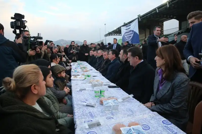 CHP Genel Başkanı Özel, Hatay'da Konser Ve Mevlit Programlarına Katıldı