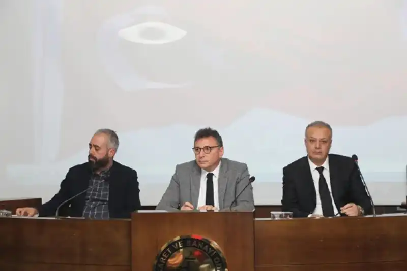 Kurum’a ‘Fahri Hemşerilik’ Bir Oya Takıldı!