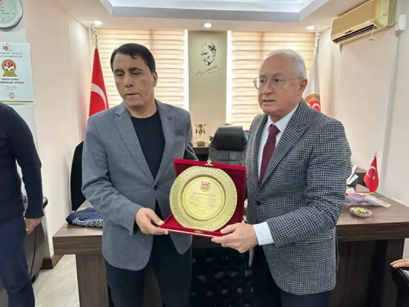 İskenderun İlçe Emniyet Müdürlüğünde Uzun Yıllardır Görev Yapan Ahmet Can Çelik, Yaş Haddinden Emekliliğe Ayrılıyor
