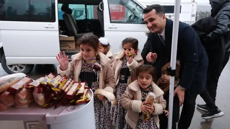 Vakıflar Genel Müdürlüğünden, ülkesine Dönen Suriyelilere Sınırda Ikram