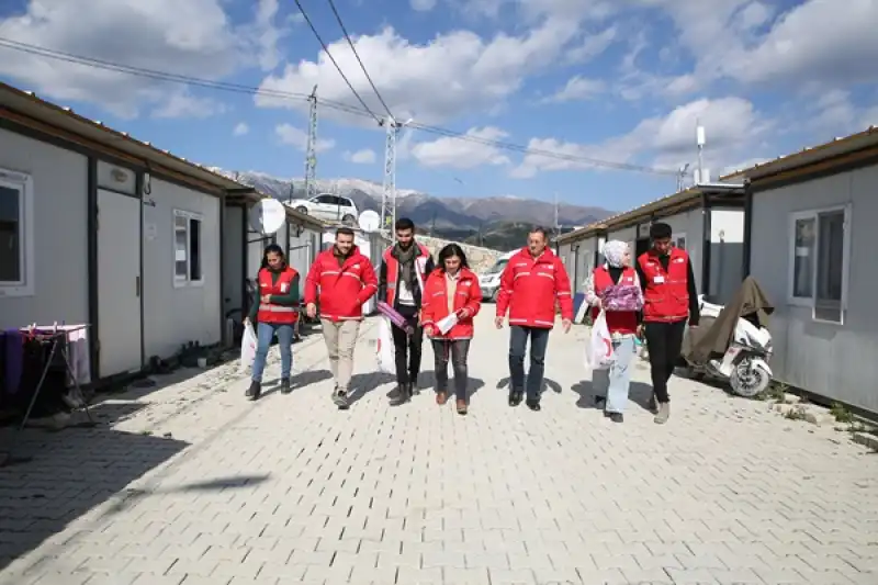 Türk Kızılay Hatay'da öksüz Ve Yetim çocuklara Oyuncak Dağıttı