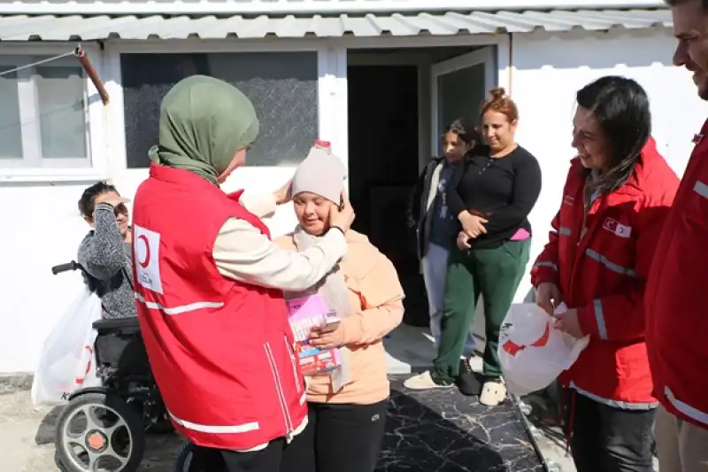 Türk Kızılay Hatay'da öksüz Ve Yetim çocuklara Oyuncak Dağıttı