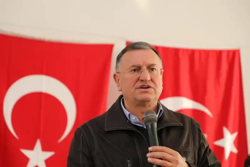 Lütfü Savaş'tan CHP Kurultayı İçin Dava!