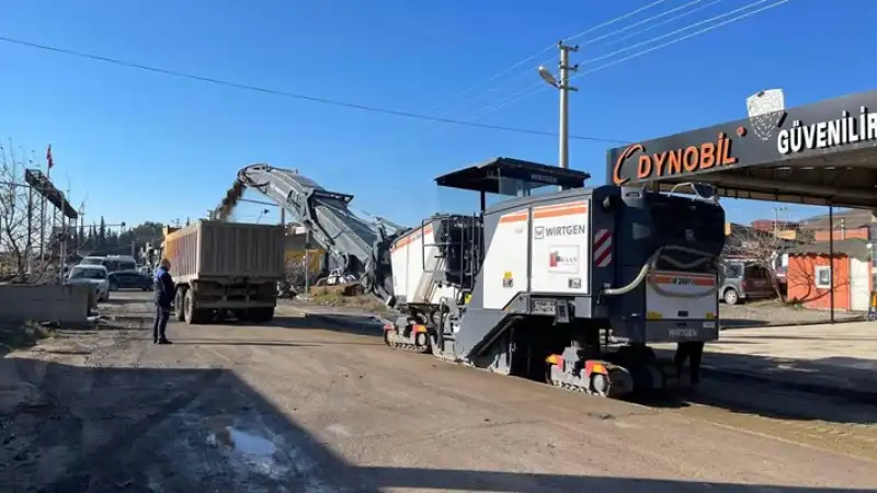 Kırıkhan’da Sanayi Esnafı Yoluna Kavuşuyor HBB Yol çalışmalarında Hız Kesmiyor