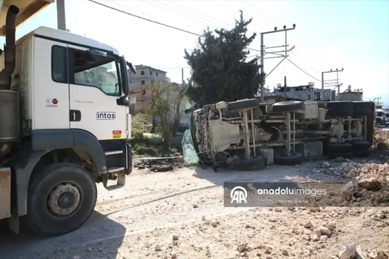 Hatay'da Devrilen Hafriyat Kamyonunun Sürücüsü Yaralandı 