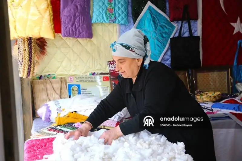 Ödüllü Yorgan Ustası Kültür Ve Sanat Çarşısı Ile Tezgahına Kavuştu