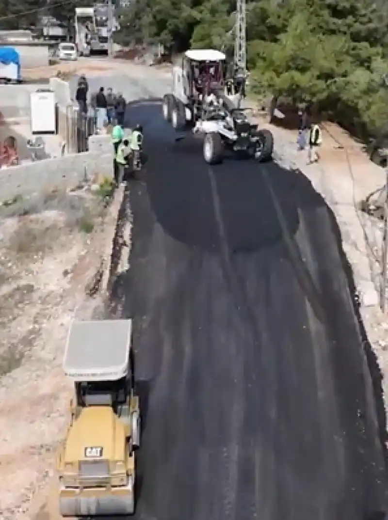Fen Işleri Müdürlüğü Ekipleri, Yol çalışmalarını Aralıksız Sürdürüyor
