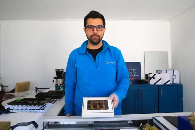 Prefabrik çarşı, Depremde Kaybettiği Dükkanı 