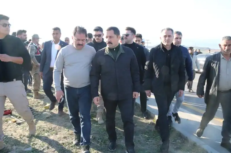 Hatay'da Işçi Servisinin Tıra çarpması Sonucu 6 Kişi öldü, 8 Kişi Yaralandı