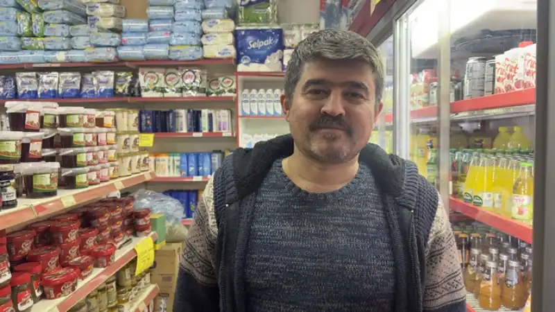 Hatay'da Gizli Hayırsever Mahallelinin Markete Borcunu ödedi