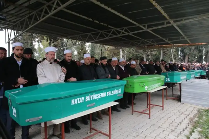 Hatay'daki Trafik Kazasında Hayatını Kaybeden 6 Kişinin Cenazeleri Defnedildi