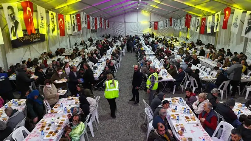 Hatay'da Büyükşehir Belediyesinin Iftar çadırları Hizmet Vermeye Başladı