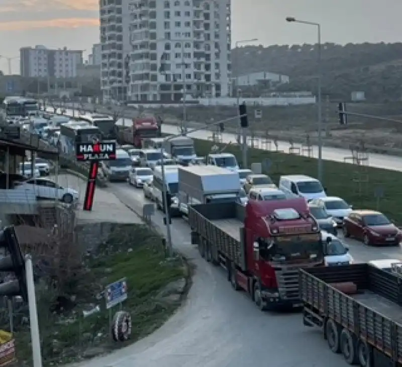 Antakya'da Trafik Akşam Saatlerinde Tehlike Saçıyor!