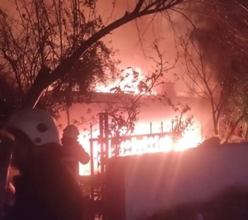 Hatay Arsuz'da Evde çıkan Yangın Söndürüldü 