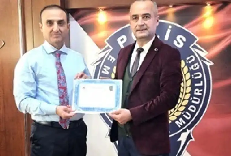Nevzat Güneş’ten Kaan Metin Çelik'e Teşekkür Belgesi Verildi