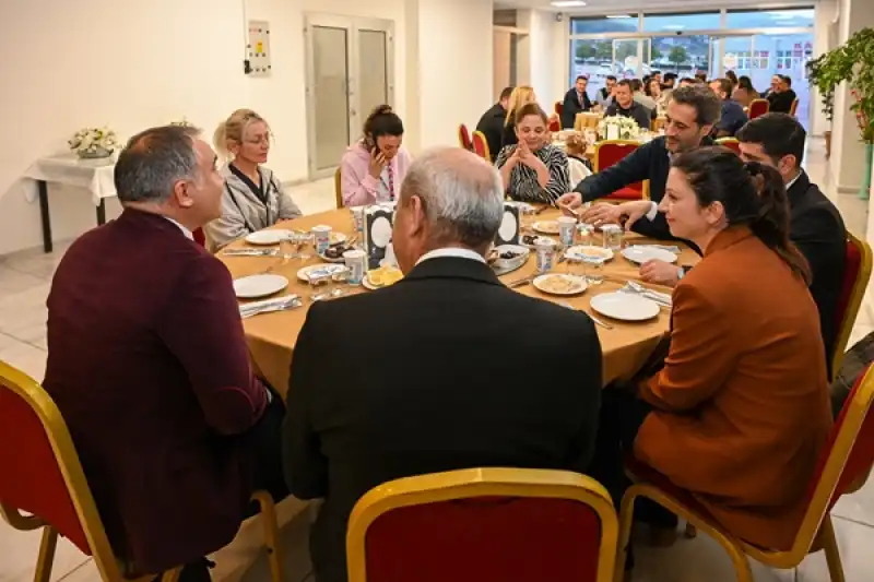 Rektör Eren Sağlık Çalışanlarıyla İftar Yaptı