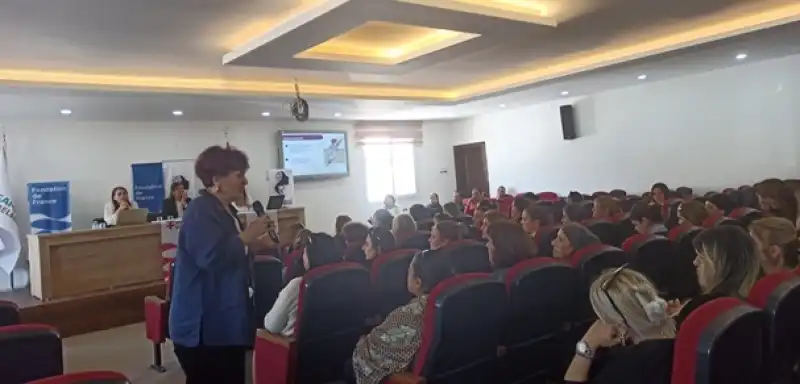 Kadınlar “kadının Insan Hakları Mücadelesi” Panelinde Buluştu