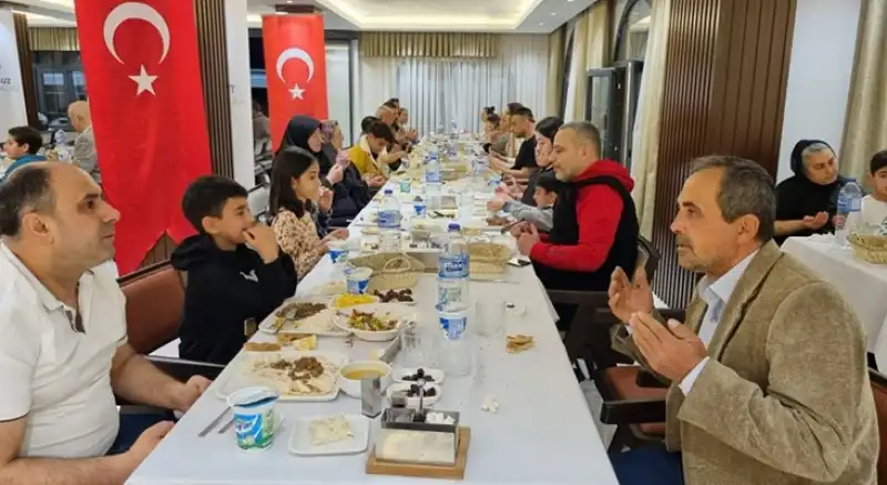 Arsuz’da İftar Sofrası Yetim Çocuklar İçin Kuruldu