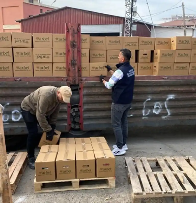 Fulya İstedi, Rojin Gönderdi Ve Çilem Depremzedelere Ulaştırdı