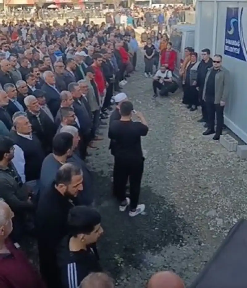 Suriye'de Alevi Katliamı Var, Katliamı Durdurun!