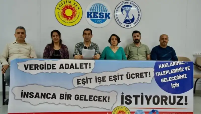 Tıraş: Eğitim Emekçilerinin Hakları Giderek Budanıyor