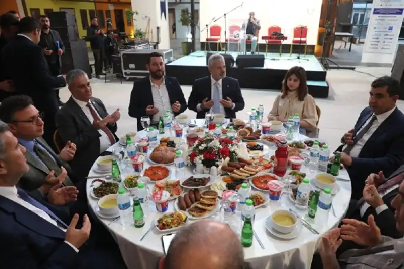 Başkan Öntürk, Iftar Sofrasından Birlik çağrısı Yaptı